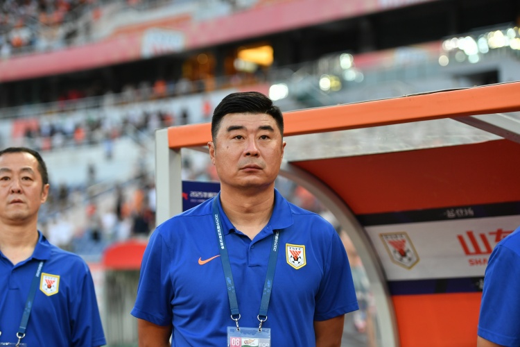 鲁媒：泰山队整体表现浑浑噩噩 “保三争一”目标变得不切实际